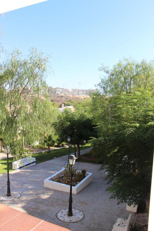 Bonita Casa En Urbanizacion Privada Muy Cerca Del Mar Y De Alicante 그란 알라칸트 외부 사진