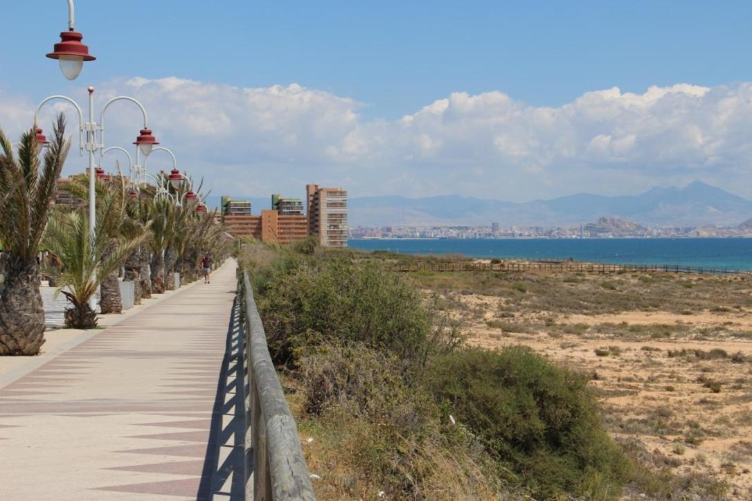 Bonita Casa En Urbanizacion Privada Muy Cerca Del Mar Y De Alicante 그란 알라칸트 외부 사진