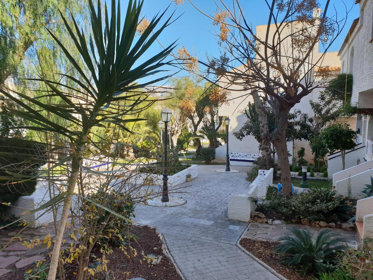 Bonita Casa En Urbanizacion Privada Muy Cerca Del Mar Y De Alicante 그란 알라칸트 외부 사진