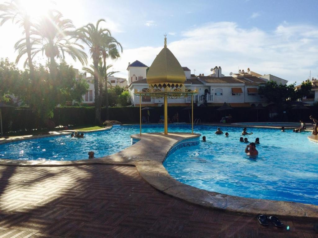 Bonita Casa En Urbanizacion Privada Muy Cerca Del Mar Y De Alicante 그란 알라칸트 외부 사진